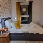 Old Town Yellow *