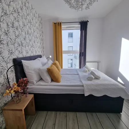 Apartment Old Town Yellow *