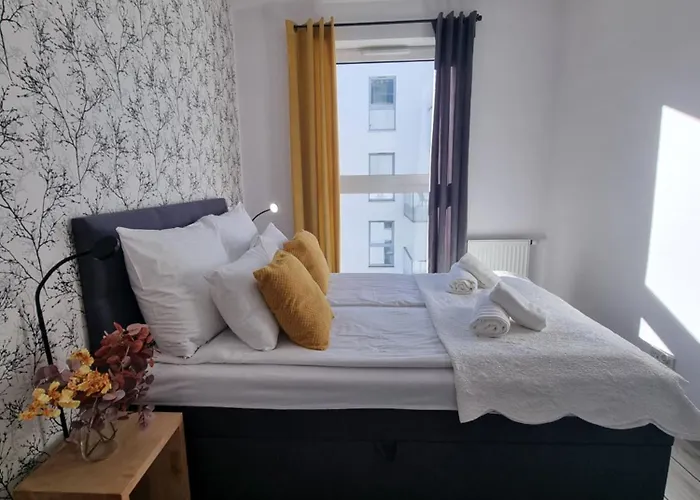 Apartment Old Town Yellow *